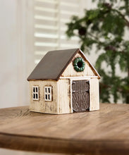 Load image into Gallery viewer, Nordgard Stable With Wreath