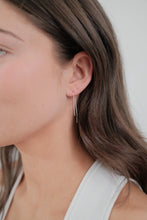 Load image into Gallery viewer, Ivy Thread Earring