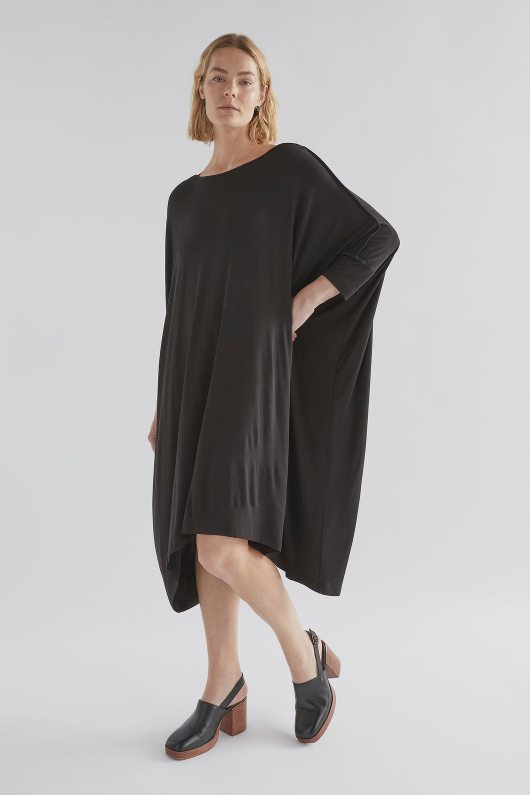 Wide Stretch Dress | Black