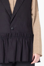 Load image into Gallery viewer, Company of Strangers | Integrate Vest | Black Twill
