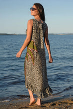 Load image into Gallery viewer, Curate Spotless Behaviour Dress
