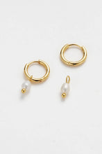 Load image into Gallery viewer, Heidi Hoop | Gold | Pearl Earring
