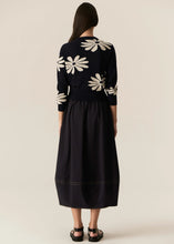 Load image into Gallery viewer, Lask Daisy Cardigan | Ink/Ecru

