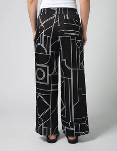 Jenna Pant | Black + White