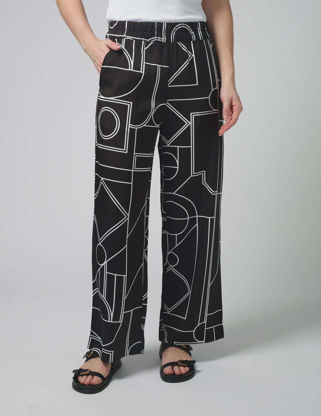 Jenna Pant | Black + White