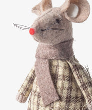 Load image into Gallery viewer, Peter Mouse Sitting | Brown

