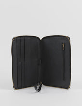 Load image into Gallery viewer, Getaway Travel Wallet
