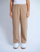 Load image into Gallery viewer, Jamie Barrel Pant | Biscotti

