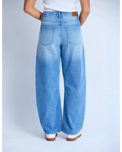 Load image into Gallery viewer, Carson Barrel Jean | Mid Blue

