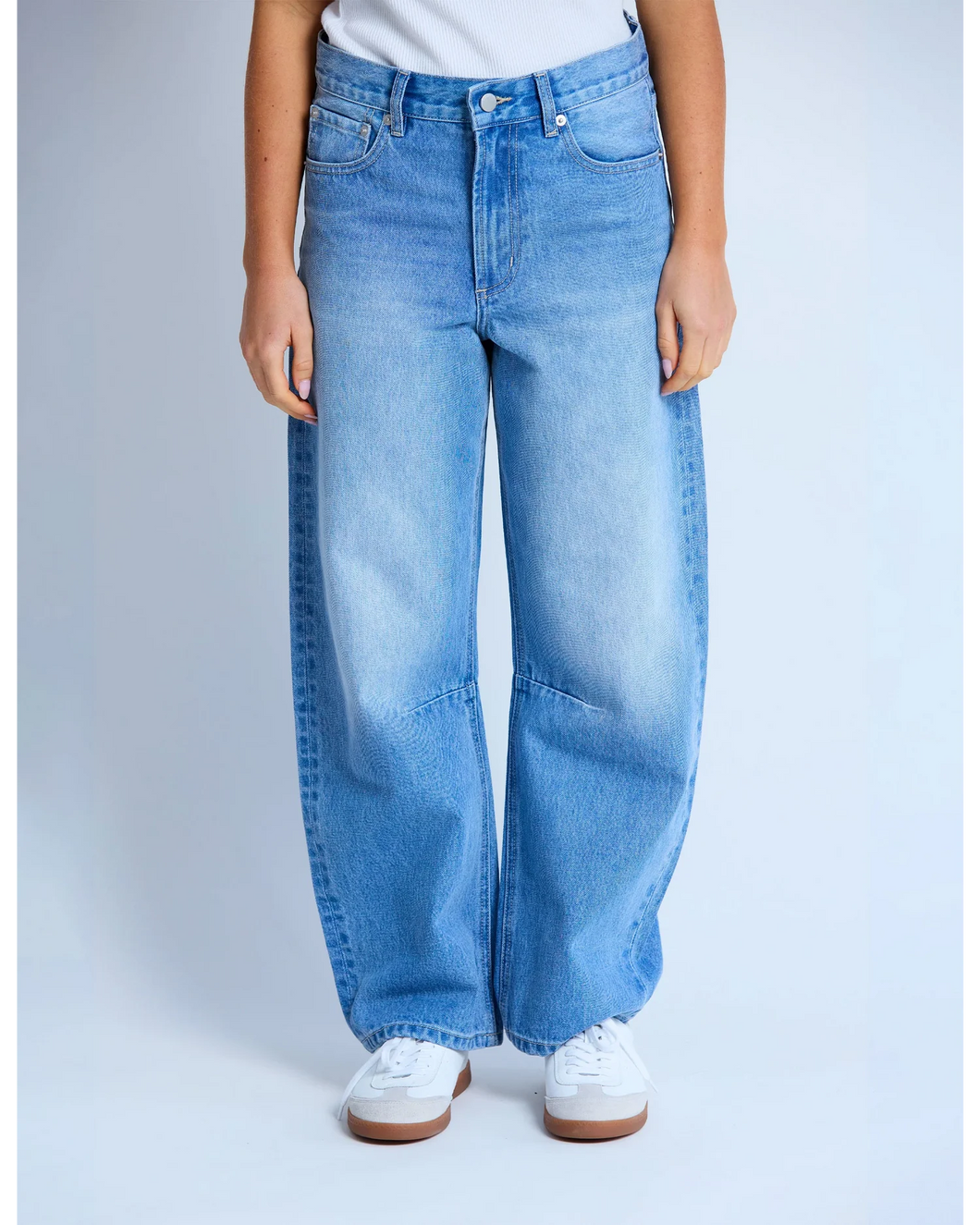 Carson Barrel Jean | Mid Blue