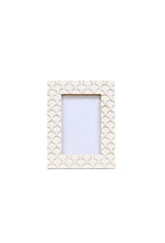 Load image into Gallery viewer, Cascade Frame 4x6 | Cream
