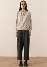 Load image into Gallery viewer, Reeve contrast Back Pant | Charcoal/Ink
