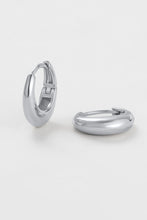 Load image into Gallery viewer, Cleo Hoop | Medium | Silver
