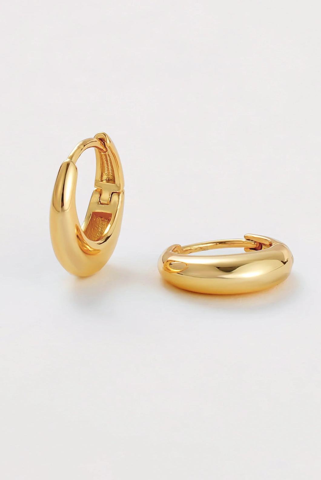 Cleo Hoop | Medium | Gold