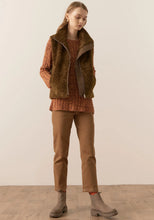 Load image into Gallery viewer, Darcy Cloud Vest | Toffee
