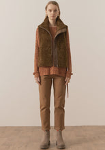 Load image into Gallery viewer, Darcy Cloud Vest | Toffee
