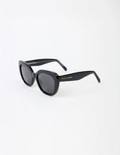 Load image into Gallery viewer, Giselle Sunglasses
