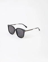 Load image into Gallery viewer, Judy Sunglass | Black
