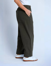 Load image into Gallery viewer, Jamie Barrel Pant | Moss
