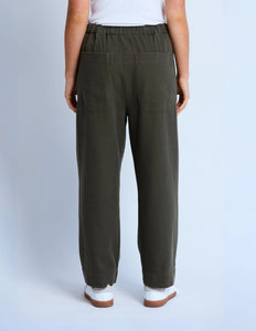 Jamie Barrel Pant | Moss