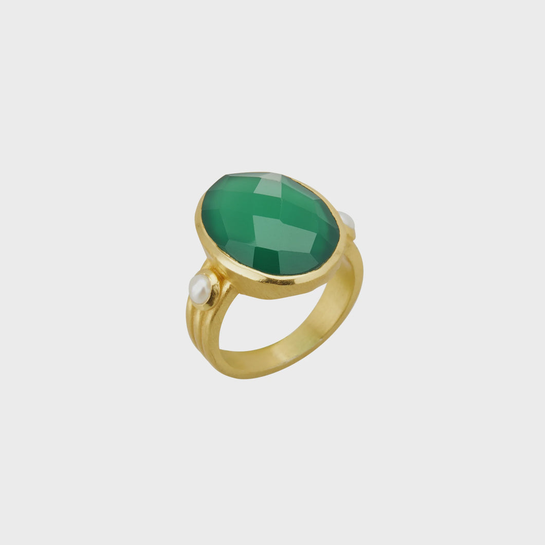 Wandering Soul | Pearl Ring | Green Onyx