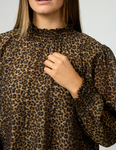 Load image into Gallery viewer, Stella &amp; Gemma | Sue Blouse | Beige Leopard
