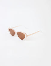 Load image into Gallery viewer, Sahara Sunglass | Light Trans Cream
