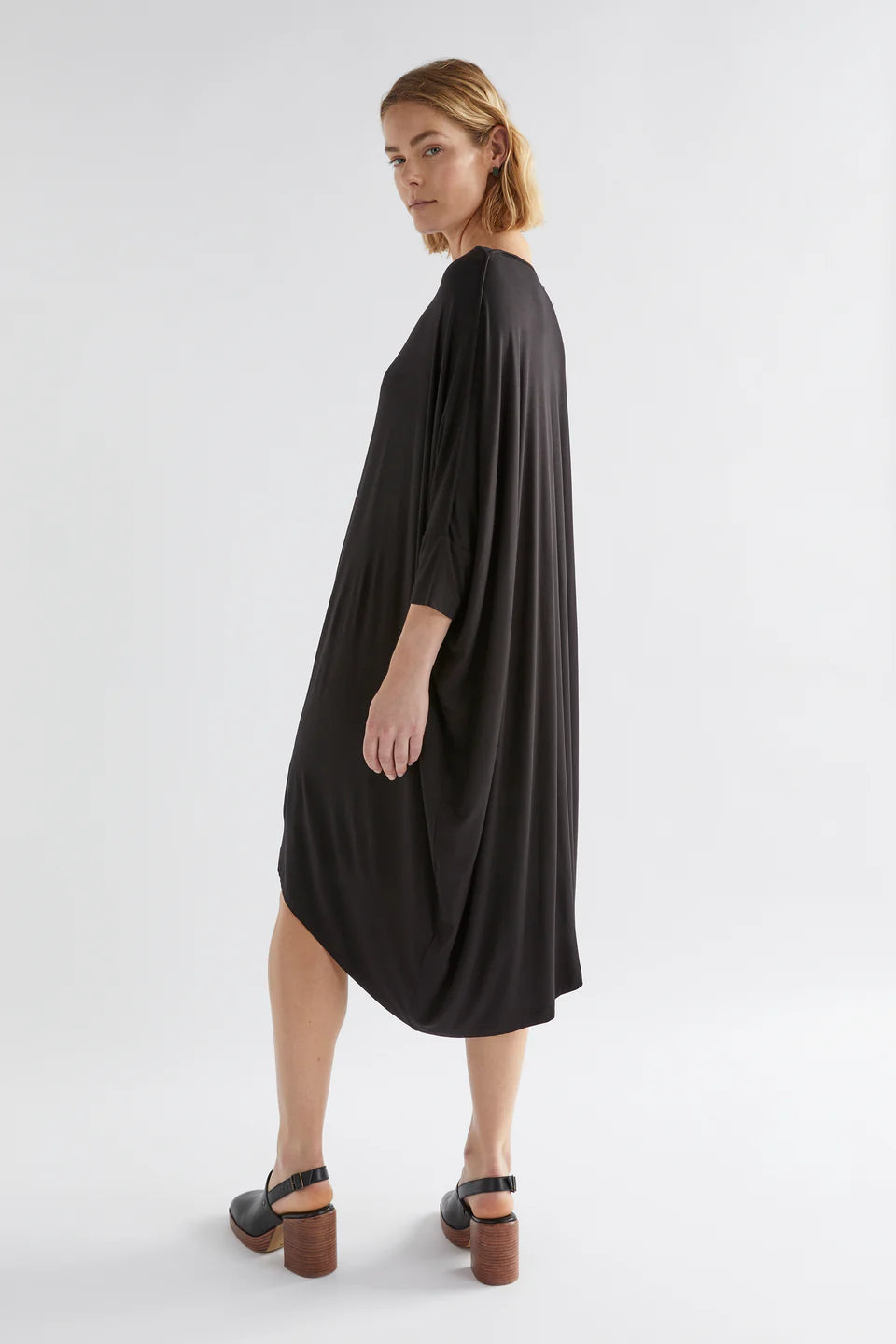Wide Stretch Dress | Black